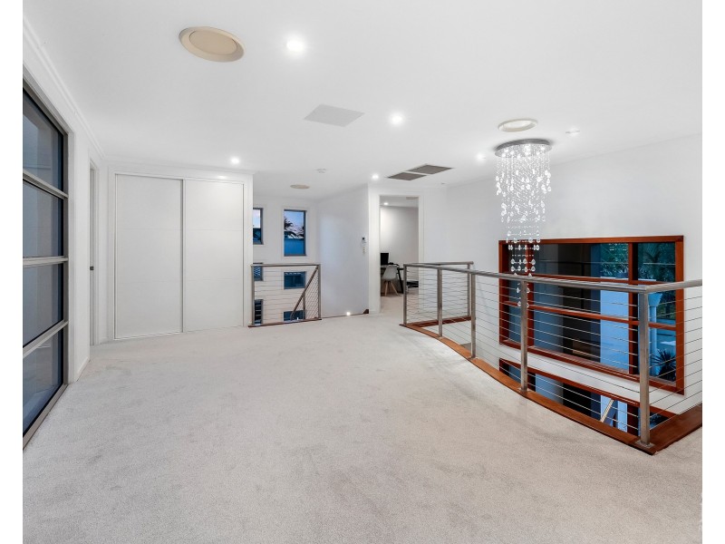 3 Royal Albert Crescent, Sovereign Islands QLD 4216