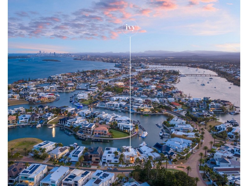 3 Royal Albert Crescent, Sovereign Islands QLD 4216