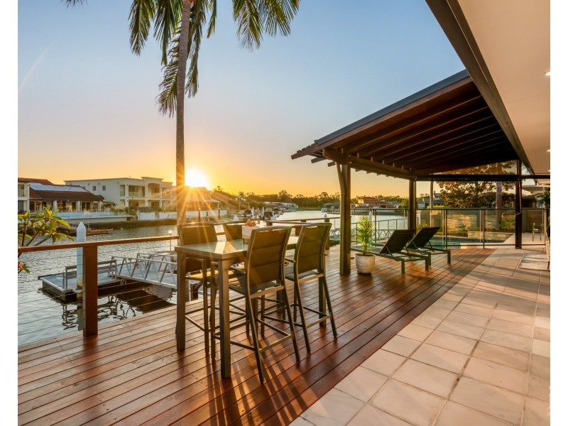 27 Kikori Crescent, Runaway Bay QLD 4216
