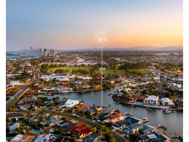 27 Kikori Crescent, Runaway Bay QLD 4216