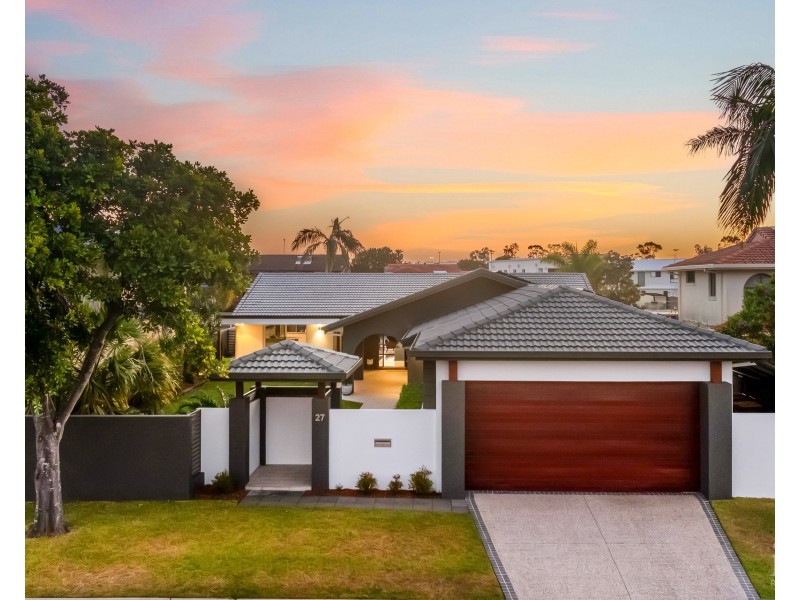 27 Kikori Crescent, Runaway Bay QLD 4216