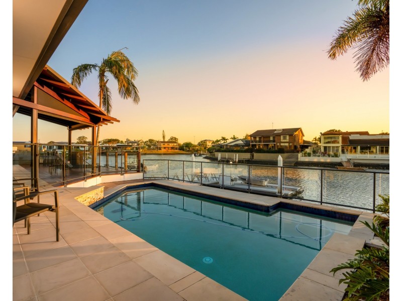 27 Kikori Crescent, Runaway Bay QLD 4216