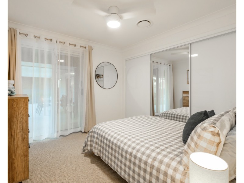 27 Kikori Crescent, Runaway Bay QLD 4216