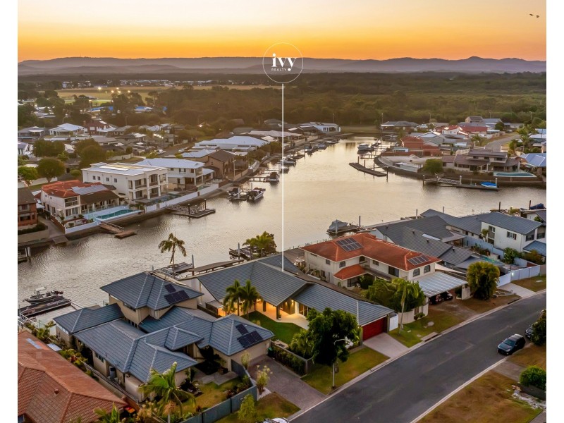 27 Kikori Crescent, Runaway Bay QLD 4216