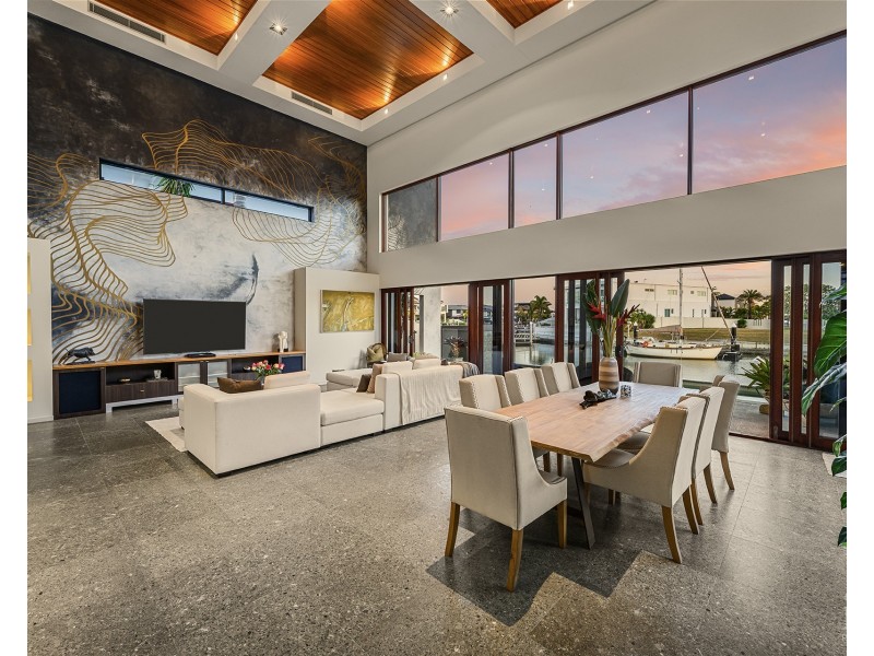 23 Knightsbridge Parade East, Sovereign Islands QLD 4216