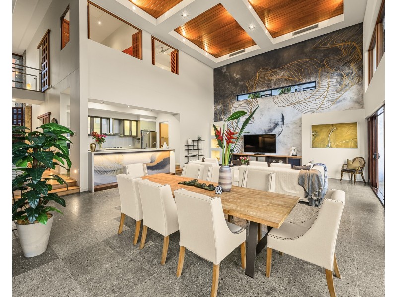 23 Knightsbridge Parade East, Sovereign Islands QLD 4216