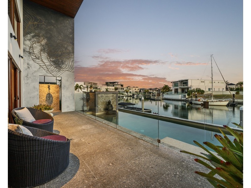 23 Knightsbridge Parade East, Sovereign Islands QLD 4216