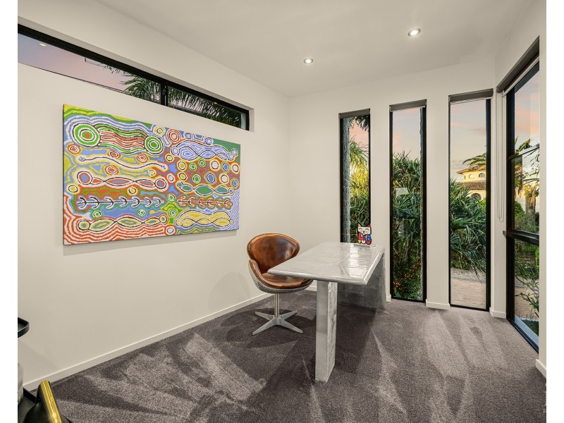 23 Knightsbridge Parade East, Sovereign Islands QLD 4216
