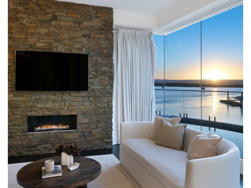 31 Hampton Court, Sovereign Islands QLD 4216