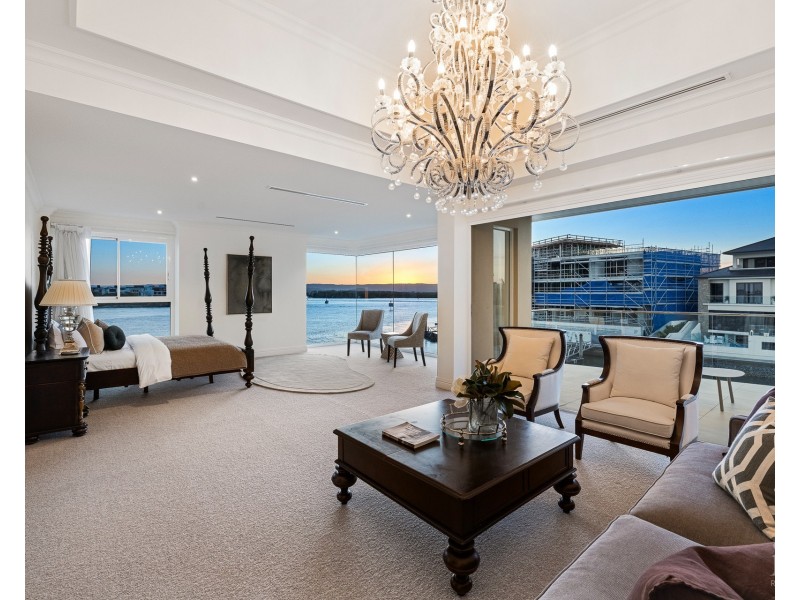 31 Hampton Court, Sovereign Islands QLD 4216