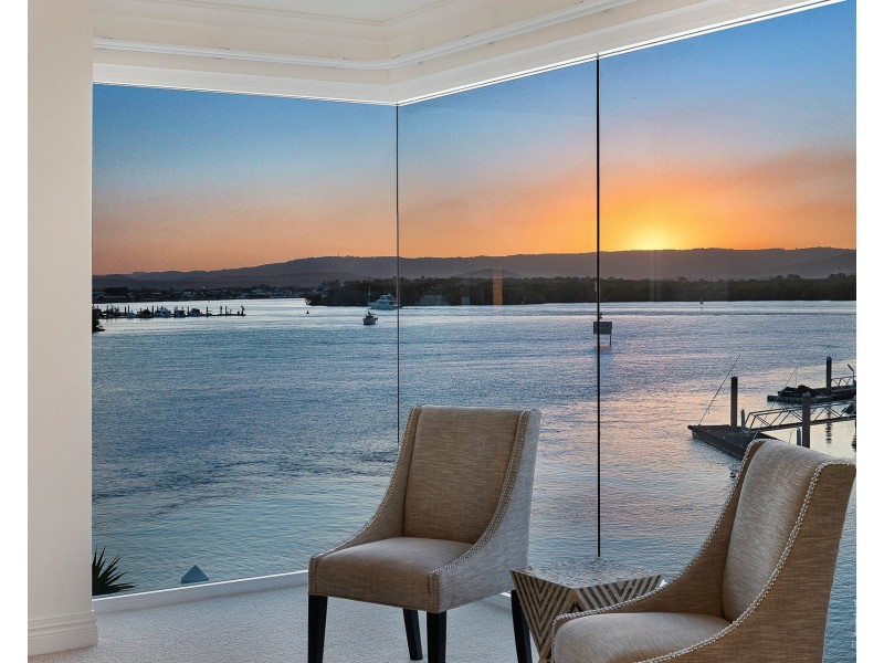 31 Hampton Court, Sovereign Islands QLD 4216