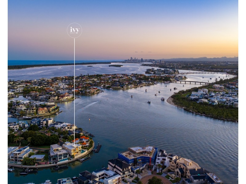 31 Hampton Court, Sovereign Islands QLD 4216
