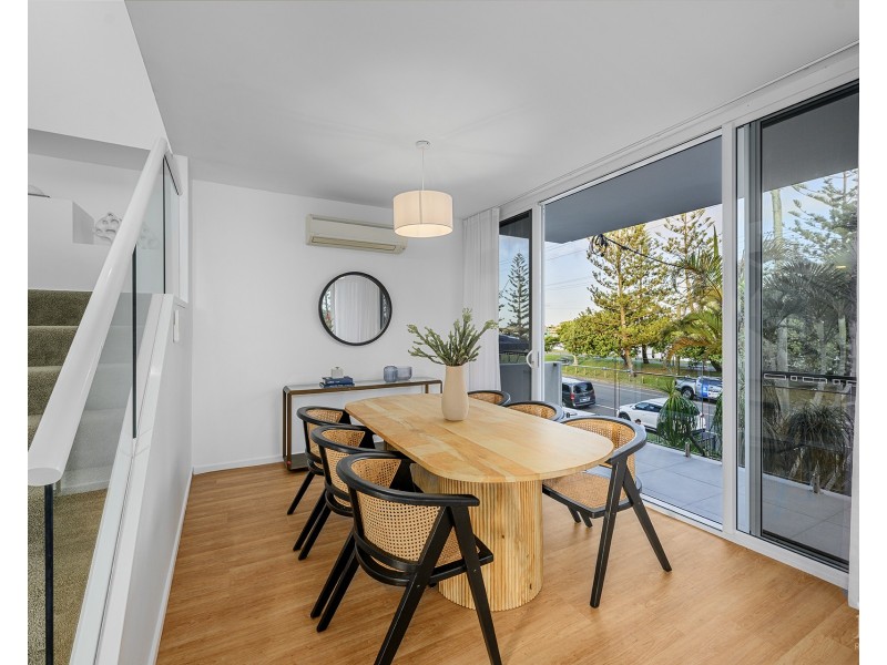 2/88 The Esplanade, Paradise Point QLD 4216