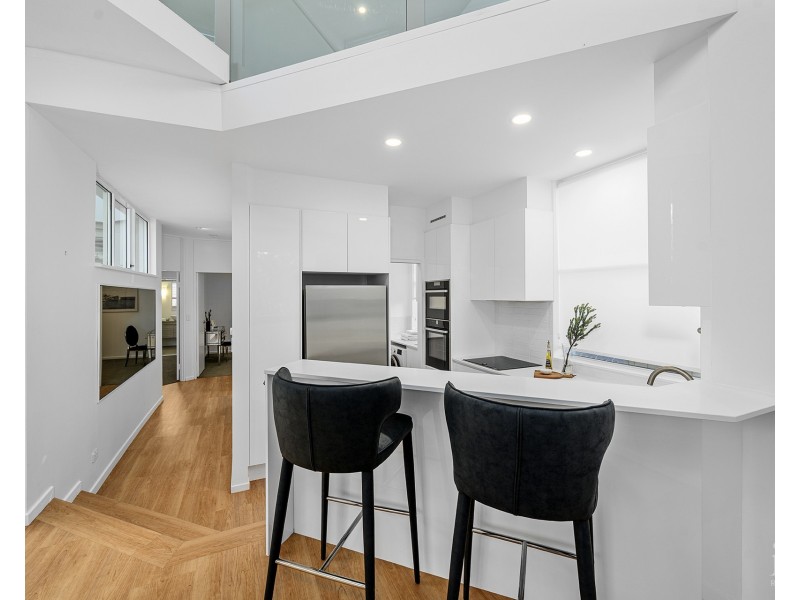 2/88 The Esplanade, Paradise Point QLD 4216