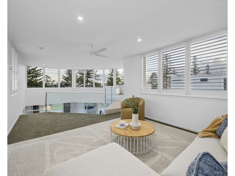 2/88 The Esplanade, Paradise Point QLD 4216