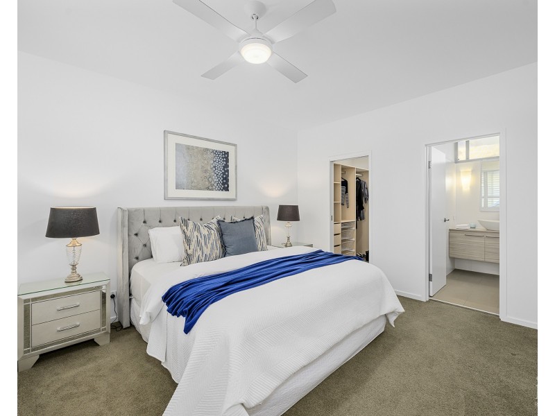 2/88 The Esplanade, Paradise Point QLD 4216