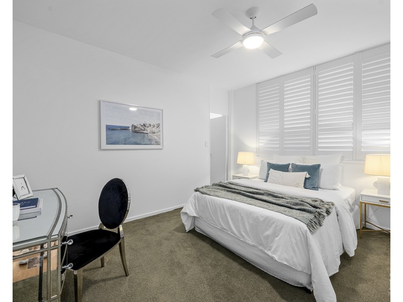 2/88 The Esplanade, Paradise Point QLD 4216