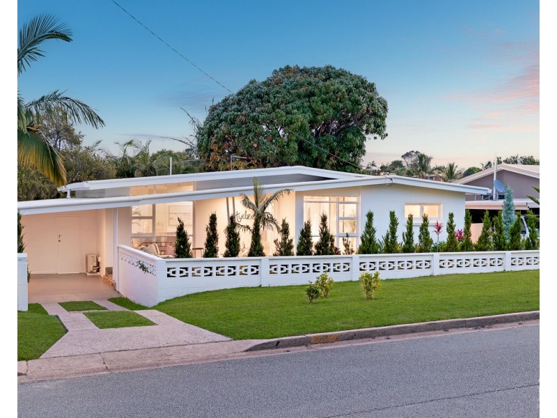 12 Second Avenue, Labrador QLD 4215