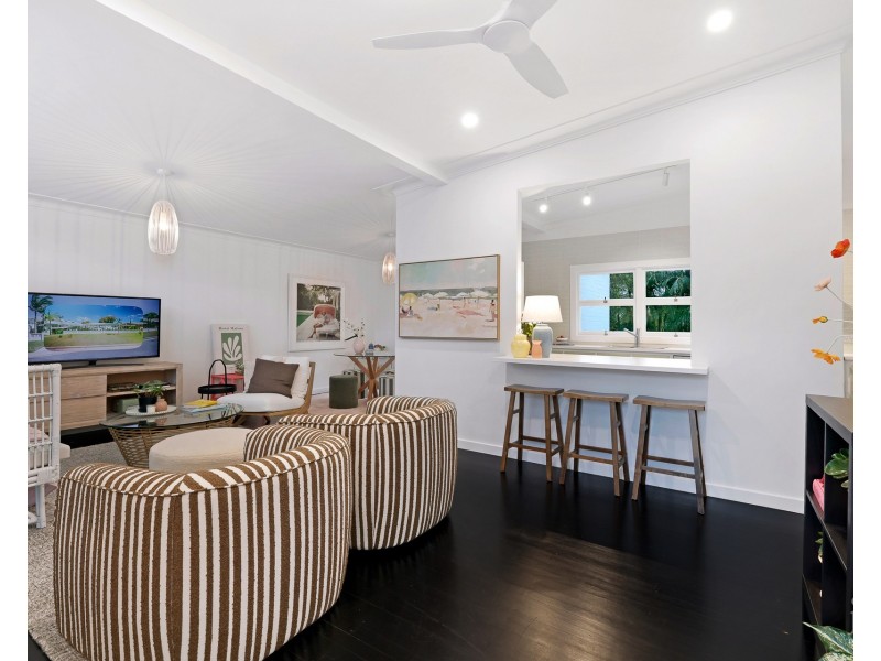 12 Second Avenue, Labrador QLD 4215