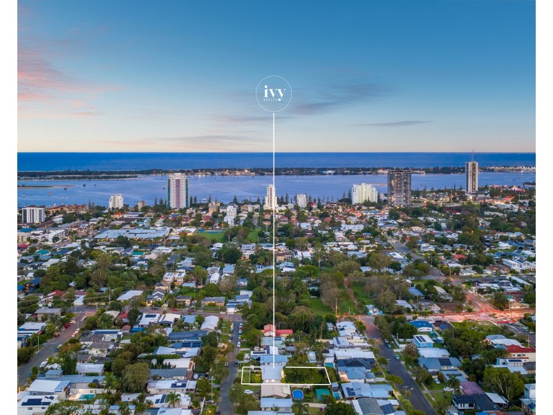 12 Second Avenue, Labrador QLD 4215