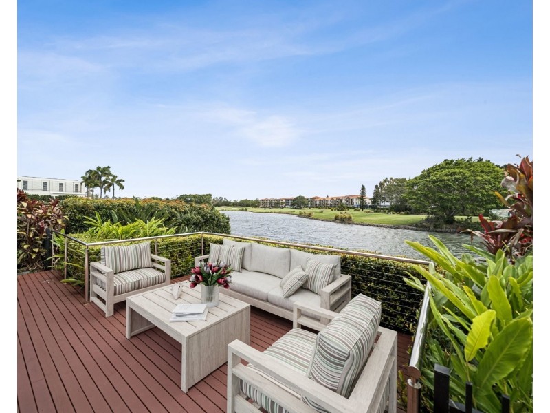 6094 Lugano Drive, Hope Island QLD 4212