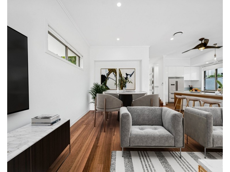 6094 Lugano Drive, Hope Island QLD 4212