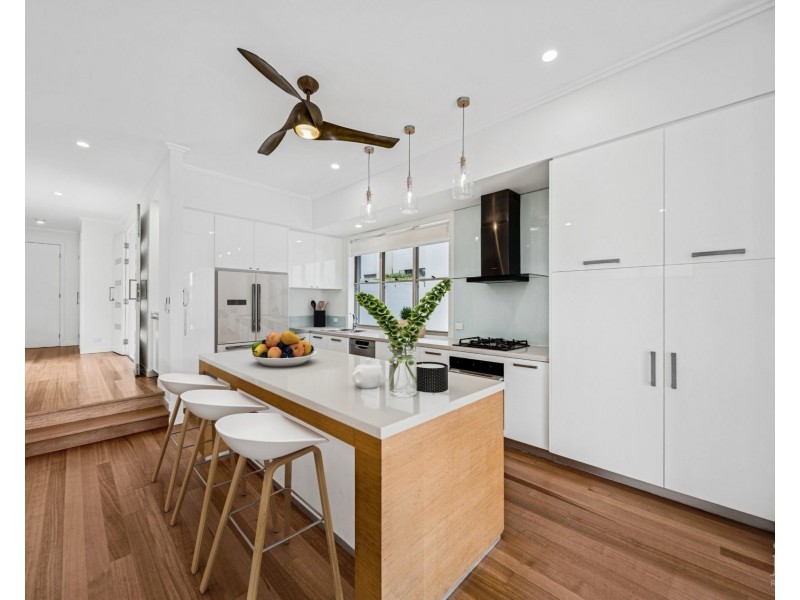 6094 Lugano Drive, Hope Island QLD 4212