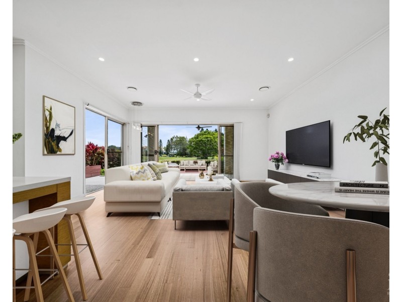 6094 Lugano Drive, Hope Island QLD 4212