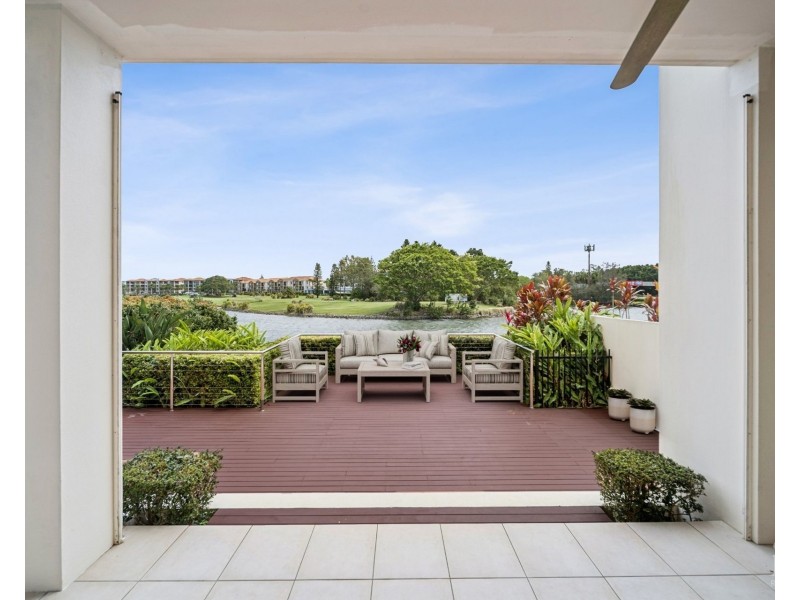 6094 Lugano Drive, Hope Island QLD 4212