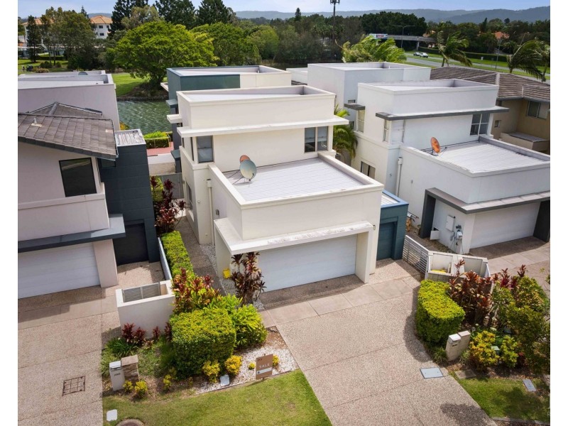 6094 Lugano Drive, Hope Island QLD 4212