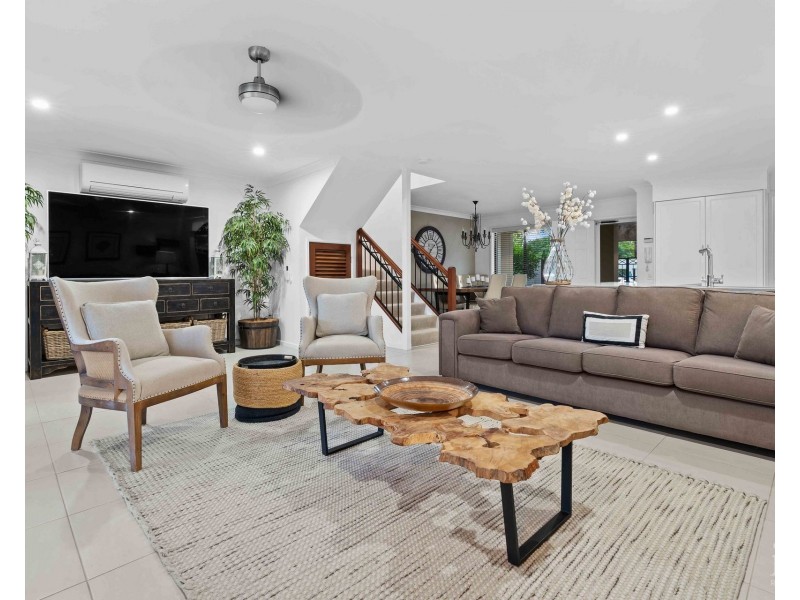 30/23 Santa Barbara Road, Hope Island QLD 4212