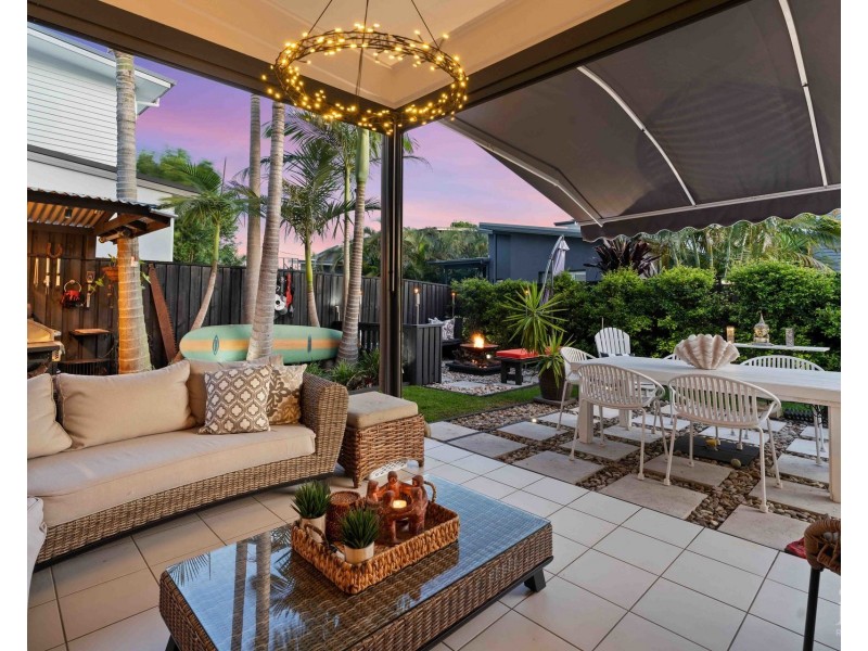 8 Cova Boulevard, Hope Island QLD 4212