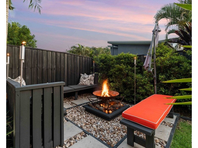 8 Cova Boulevard, Hope Island QLD 4212