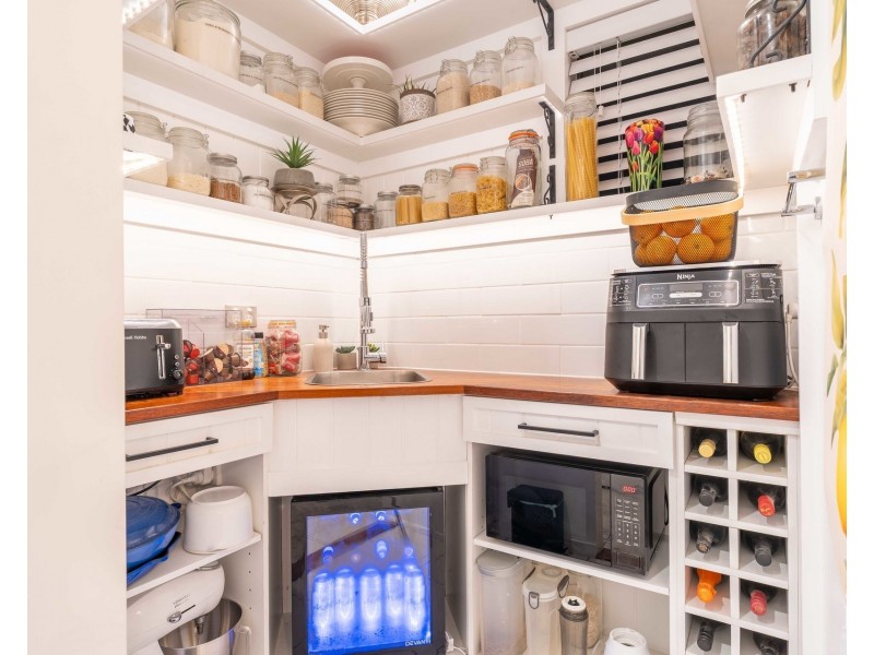 8 Cova Boulevard, Hope Island QLD 4212