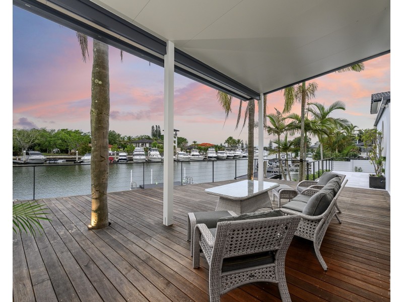 4 Excalibur Court, Sovereign Islands QLD 4216