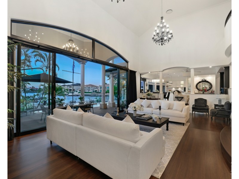 40-42 The Peninsula, Sovereign Islands QLD 4216