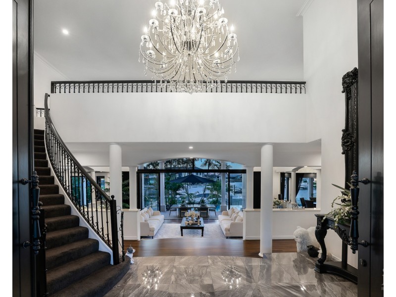 40-42 The Peninsula, Sovereign Islands QLD 4216