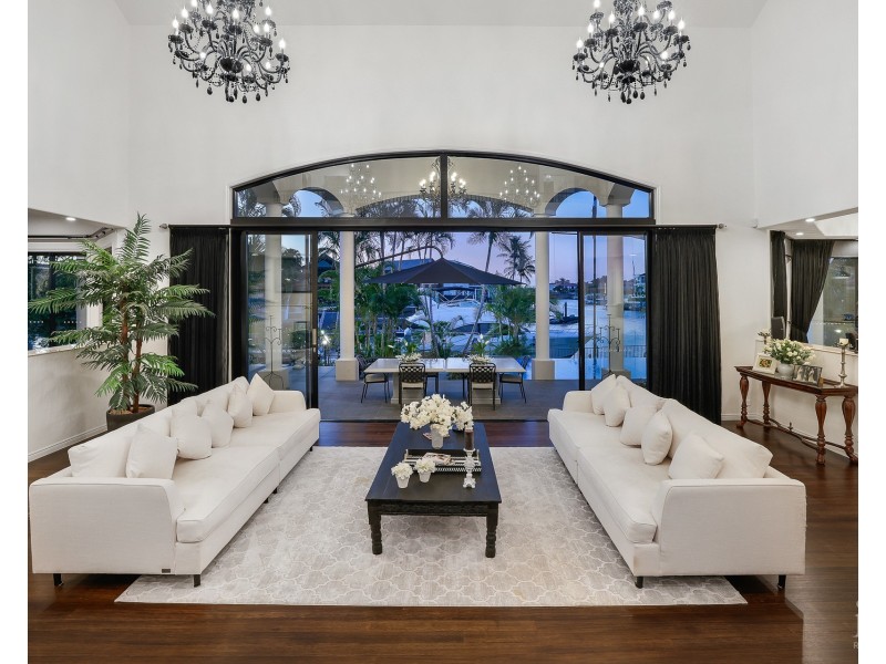40-42 The Peninsula, Sovereign Islands QLD 4216