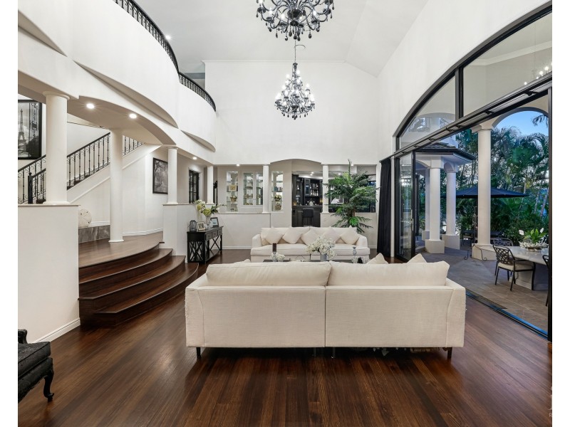 40-42 The Peninsula, Sovereign Islands QLD 4216
