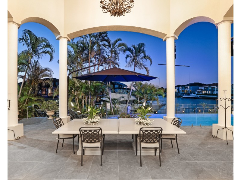 40-42 The Peninsula, Sovereign Islands QLD 4216