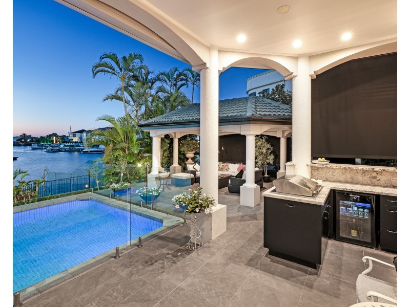 40-42 The Peninsula, Sovereign Islands QLD 4216