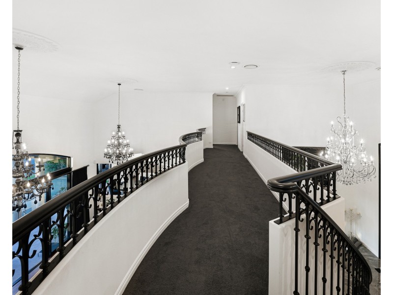 40-42 The Peninsula, Sovereign Islands QLD 4216