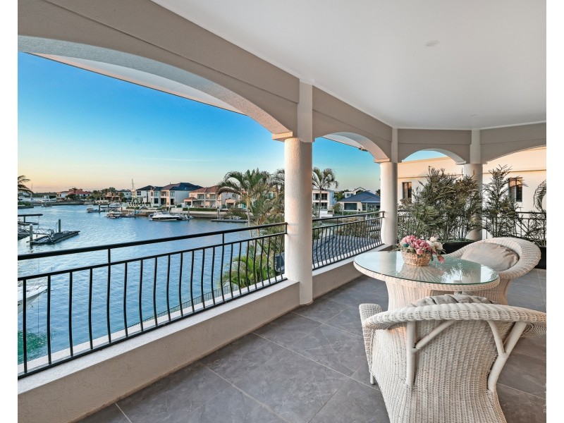 40-42 The Peninsula, Sovereign Islands QLD 4216