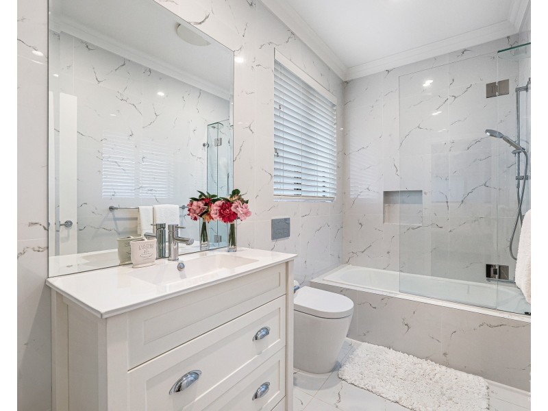 40-42 The Peninsula, Sovereign Islands QLD 4216