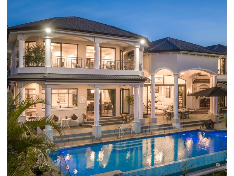 40-42 The Peninsula, Sovereign Islands QLD 4216