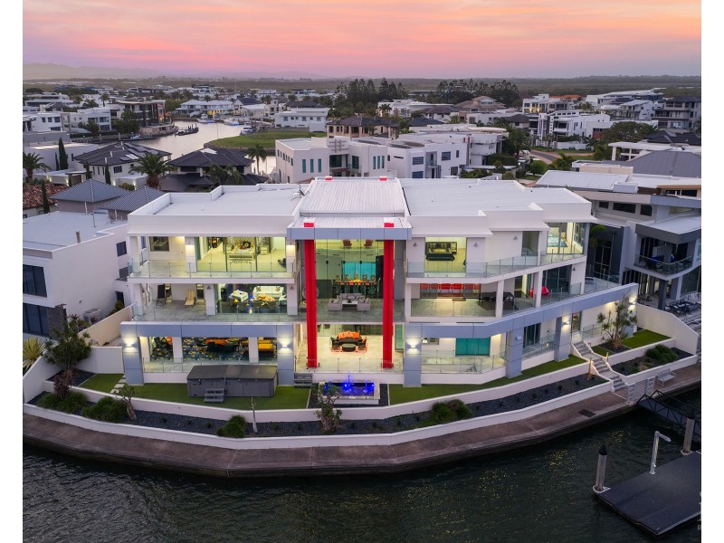 46-48 Royal Albert Crescent, Sovereign Islands QLD 4216