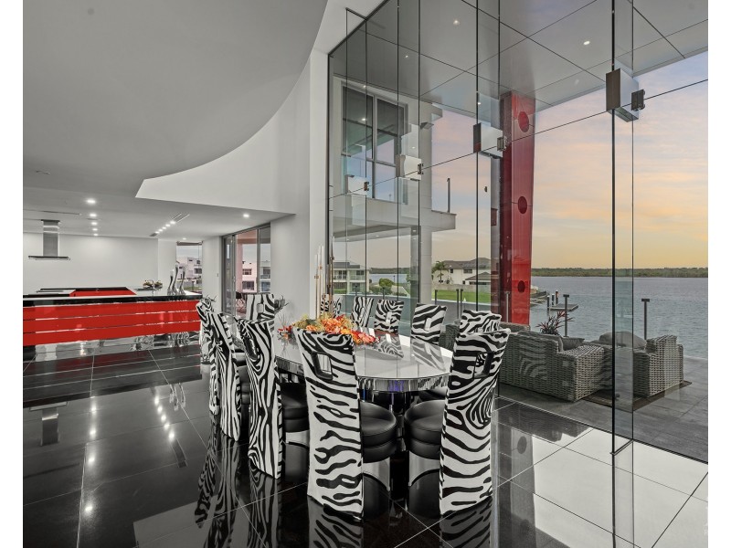 46-48 Royal Albert Crescent, Sovereign Islands QLD 4216