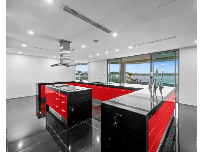 46-48 Royal Albert Crescent, Sovereign Islands QLD 4216