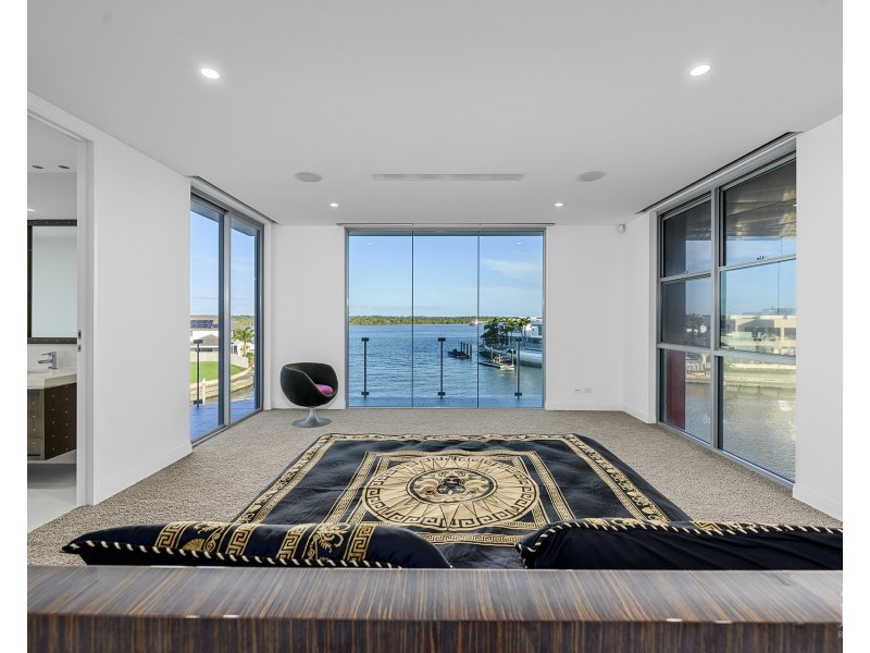 46-48 Royal Albert Crescent, Sovereign Islands QLD 4216