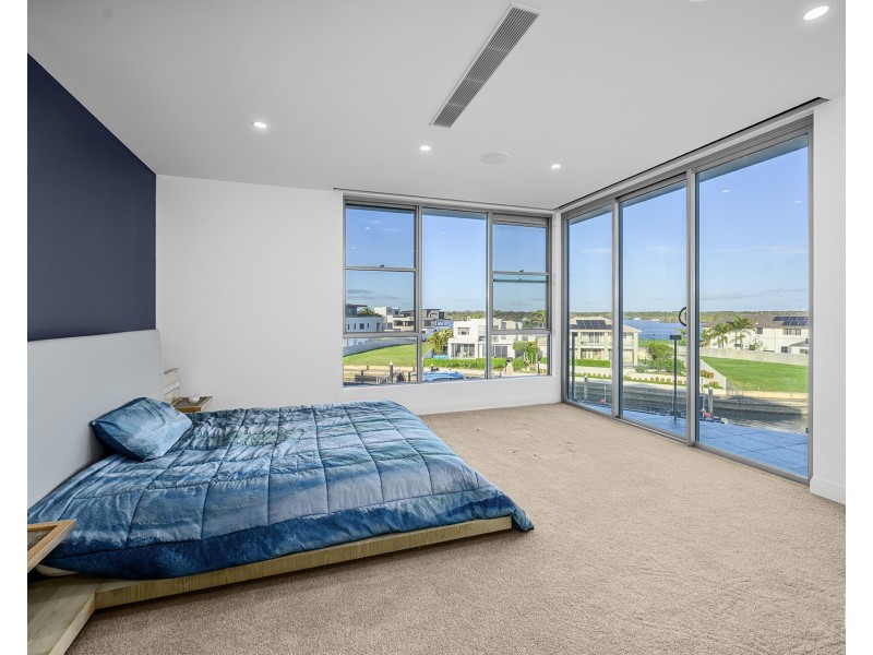 46-48 Royal Albert Crescent, Sovereign Islands QLD 4216